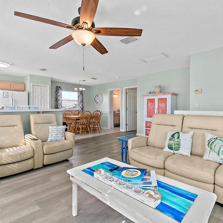 Surfside Paradise Retreat - 3Br And 2Ba Duplex, Grill, Dog Friendly - Close To The Beach! Melbourne Buitenkant foto