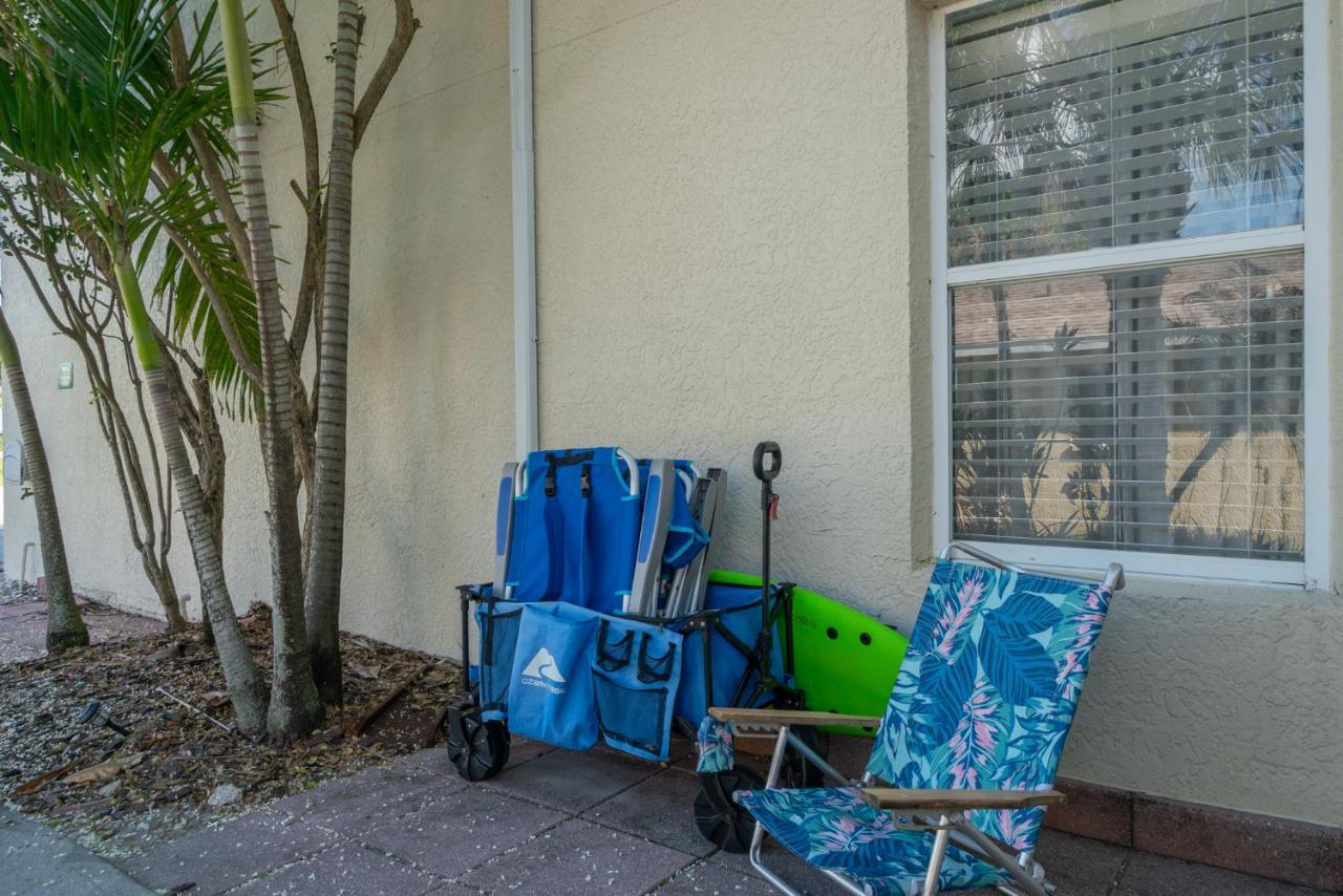 Surfside Paradise Retreat - 3Br And 2Ba Duplex, Grill, Dog Friendly - Close To The Beach! Melbourne Buitenkant foto