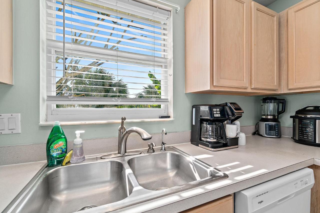 Surfside Paradise Retreat - 3Br And 2Ba Duplex, Grill, Dog Friendly - Close To The Beach! Melbourne Buitenkant foto